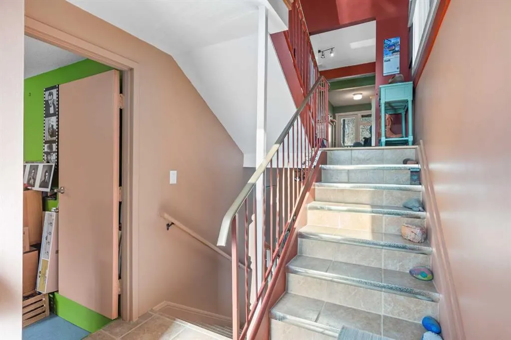 16 6 Avenue SE