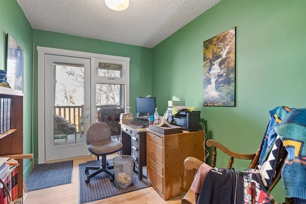 16 6 Avenue SE