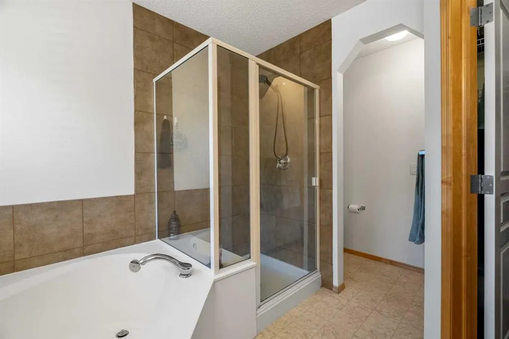 116 Tuscany Ravine Crescent NW