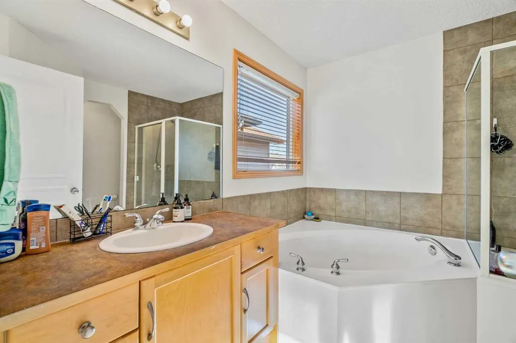116 Tuscany Ravine Crescent NW
