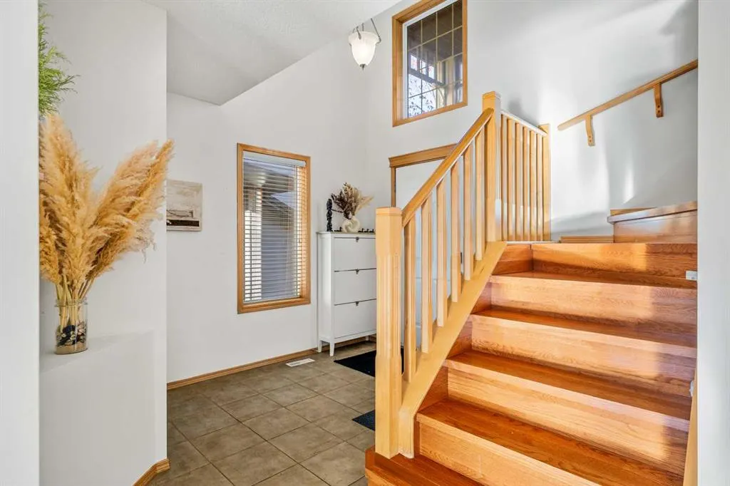 116 Tuscany Ravine Crescent NW