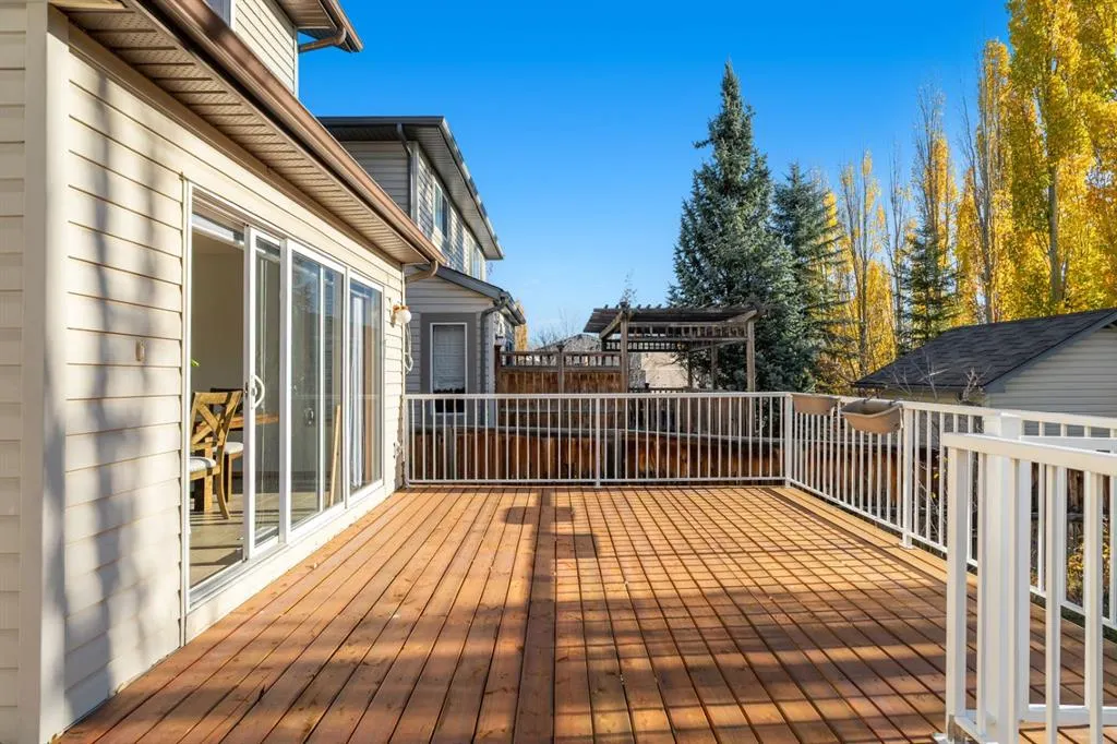 116 Tuscany Ravine Crescent NW