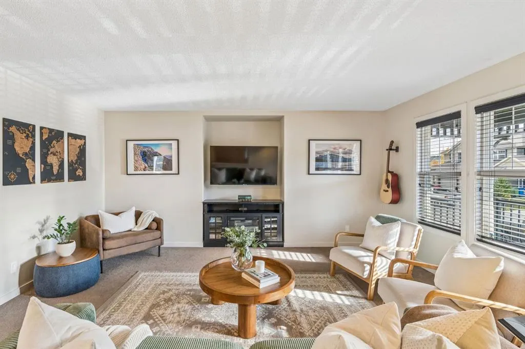 338 Sunset Common