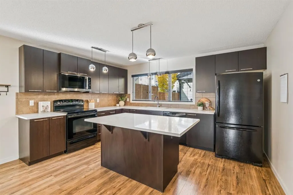 338 Sunset Common