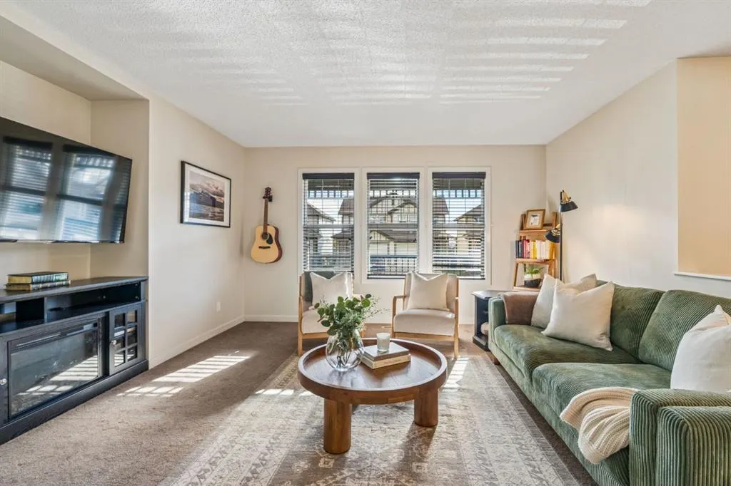 338 Sunset Common