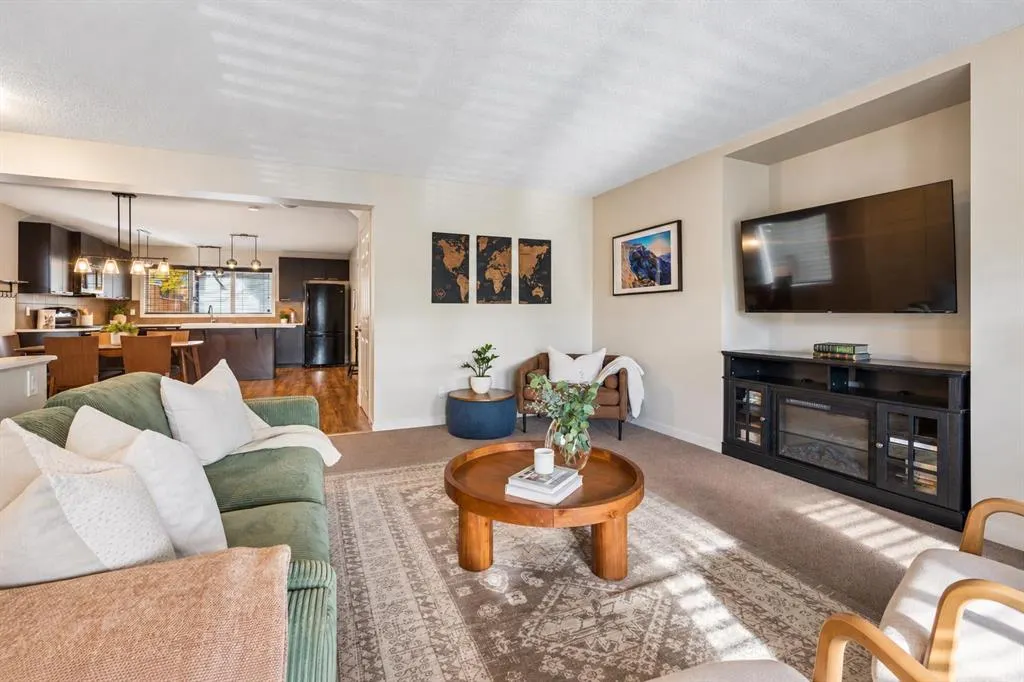 338 Sunset Common
