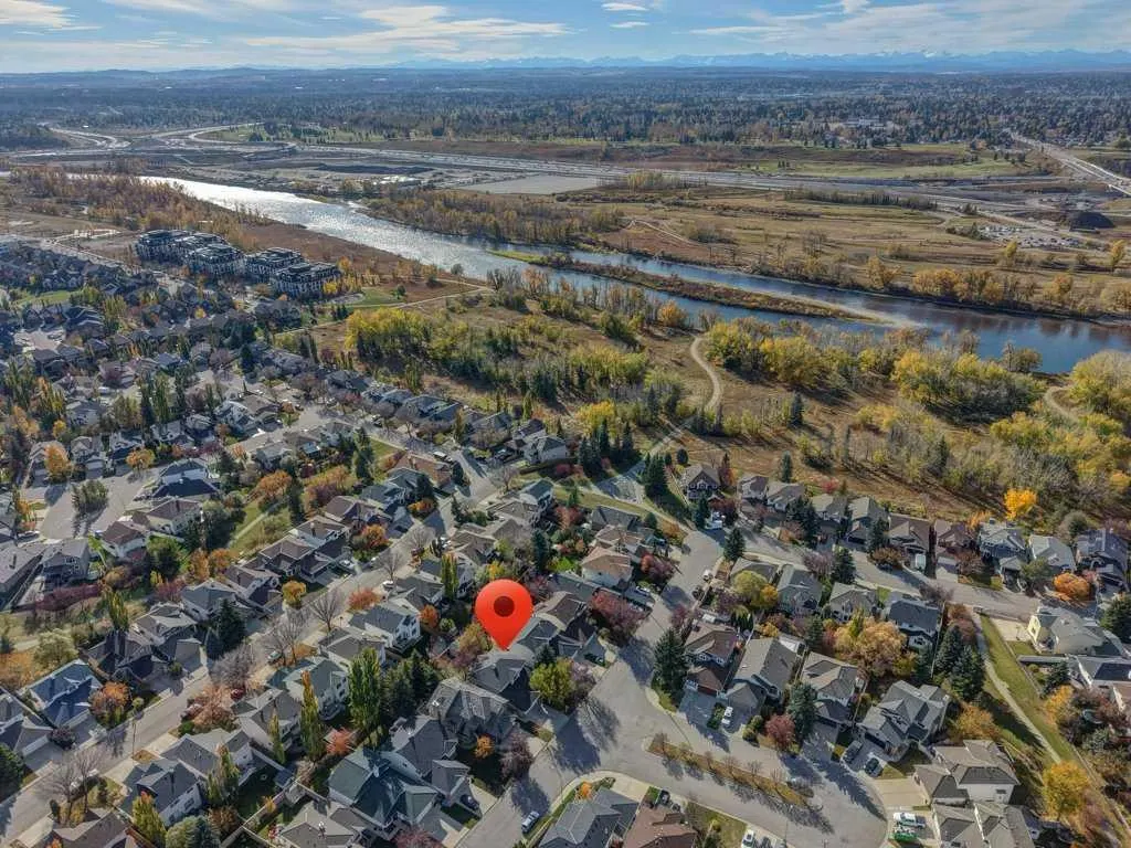 212 Riverview Close SE