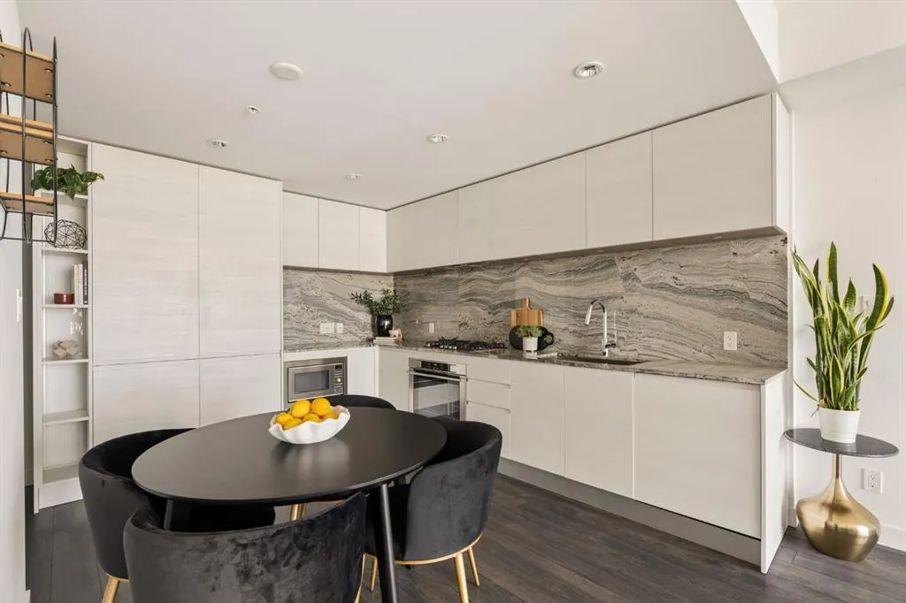 310 12 Avenue SW #3005