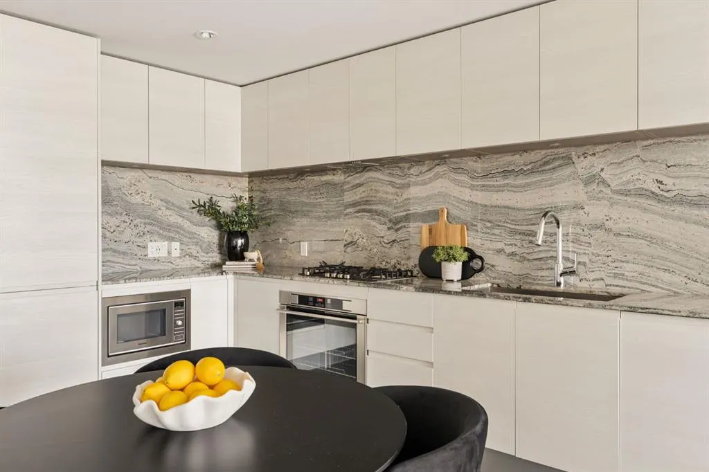 310 12 Avenue SW #3005