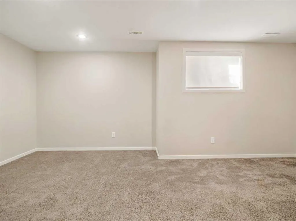 450 Highlands Boulevard W #4