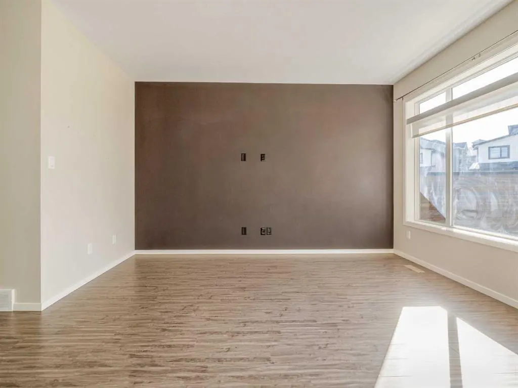450 Highlands Boulevard W #4