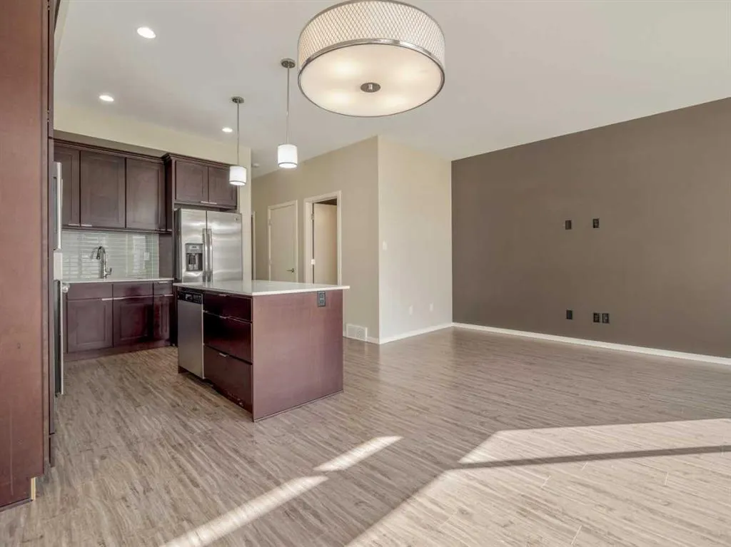 450 Highlands Boulevard W #4