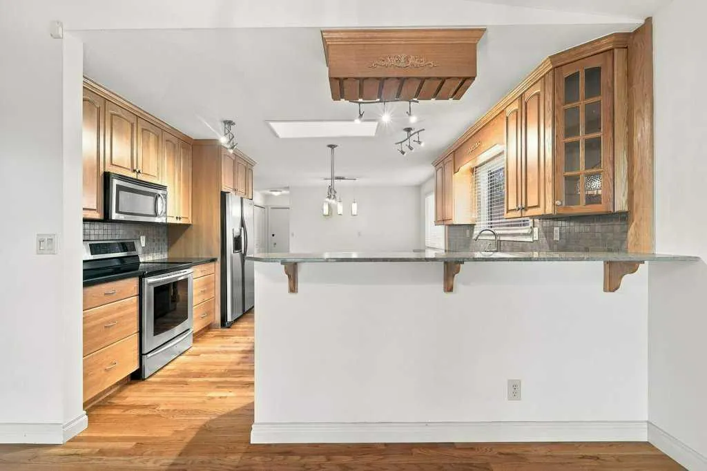 81 Oberlin Avenue