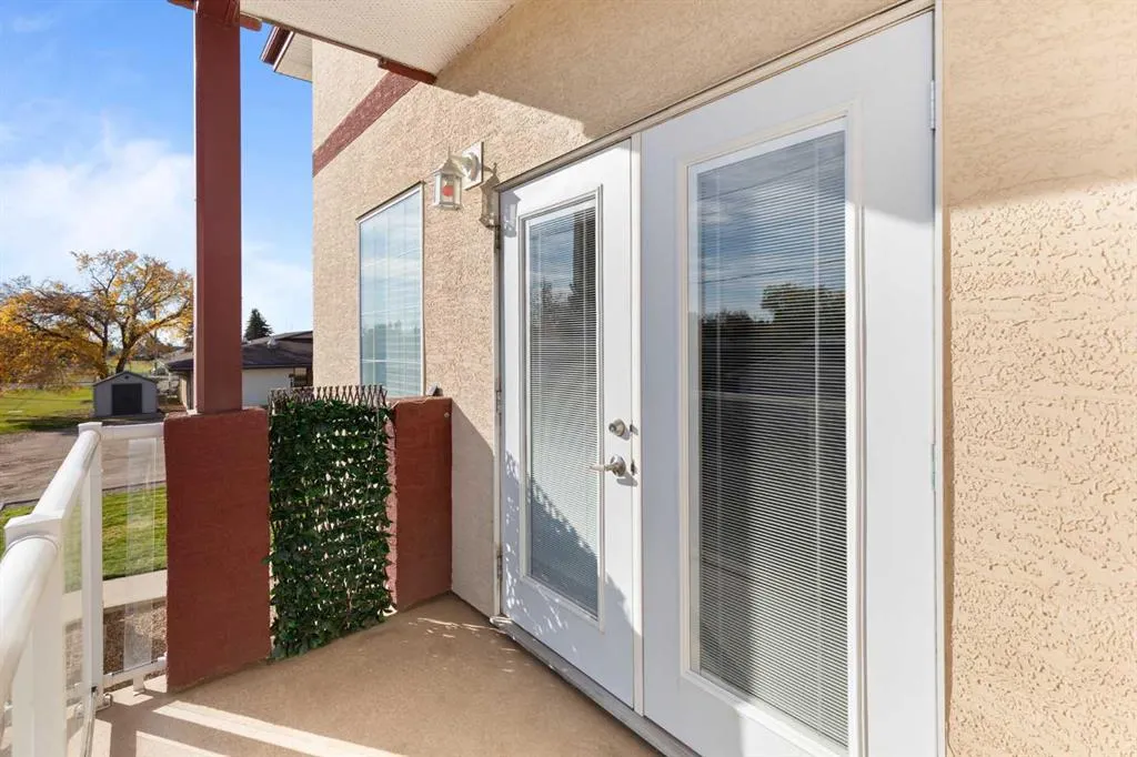 105 Main Street S #208