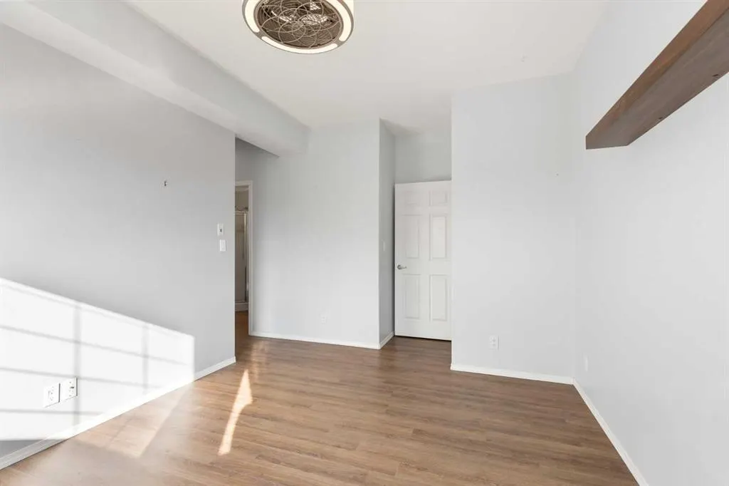 105 Main Street S #208