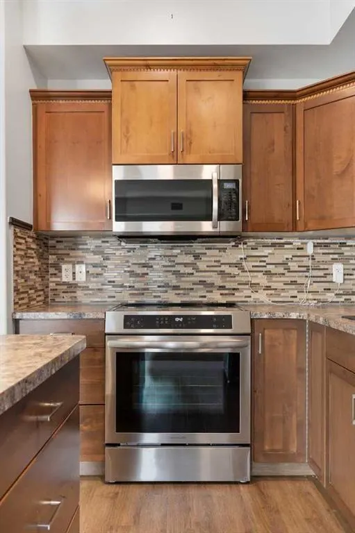105 Main Street S #208