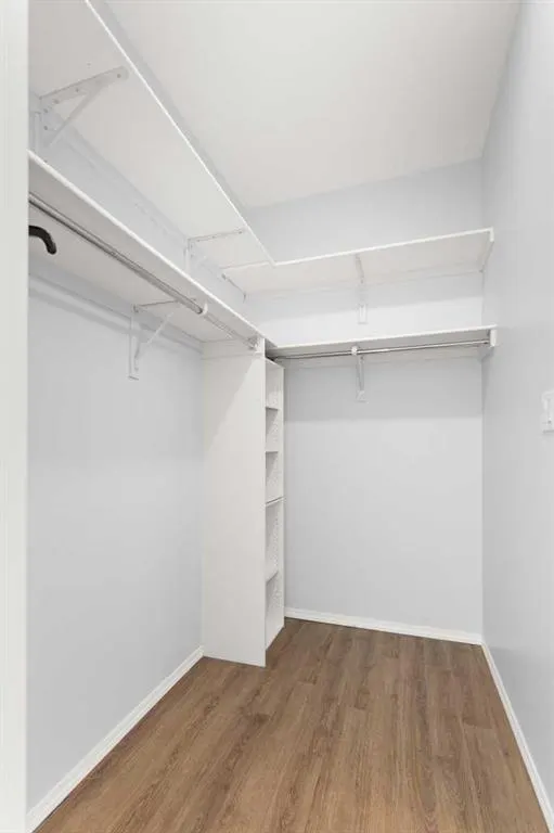105 Main Street S #208