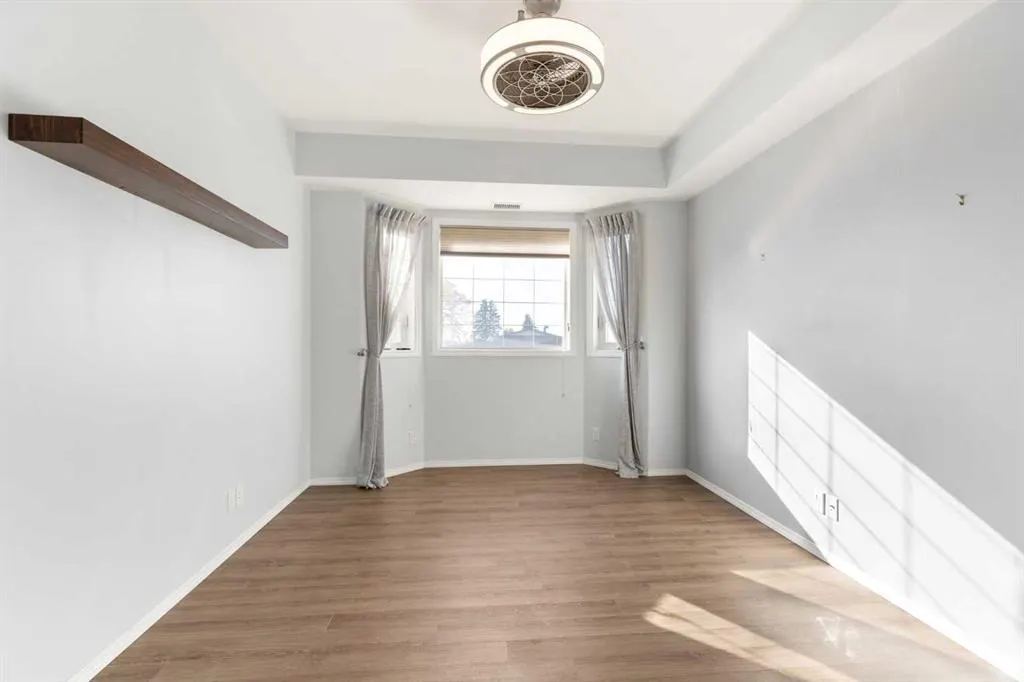 105 Main Street S #208