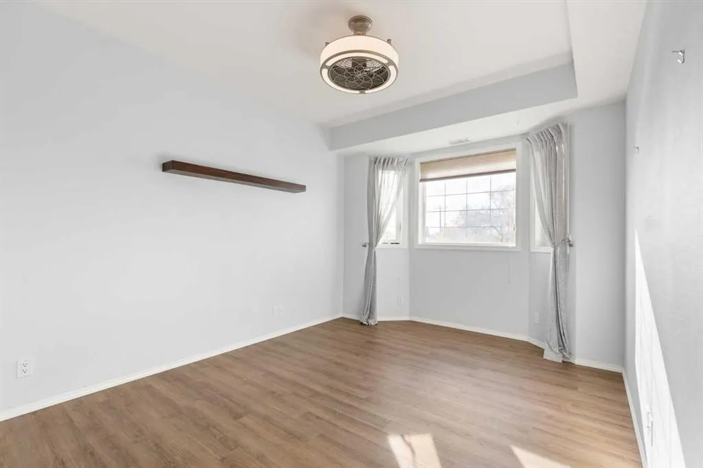 105 Main Street S #208