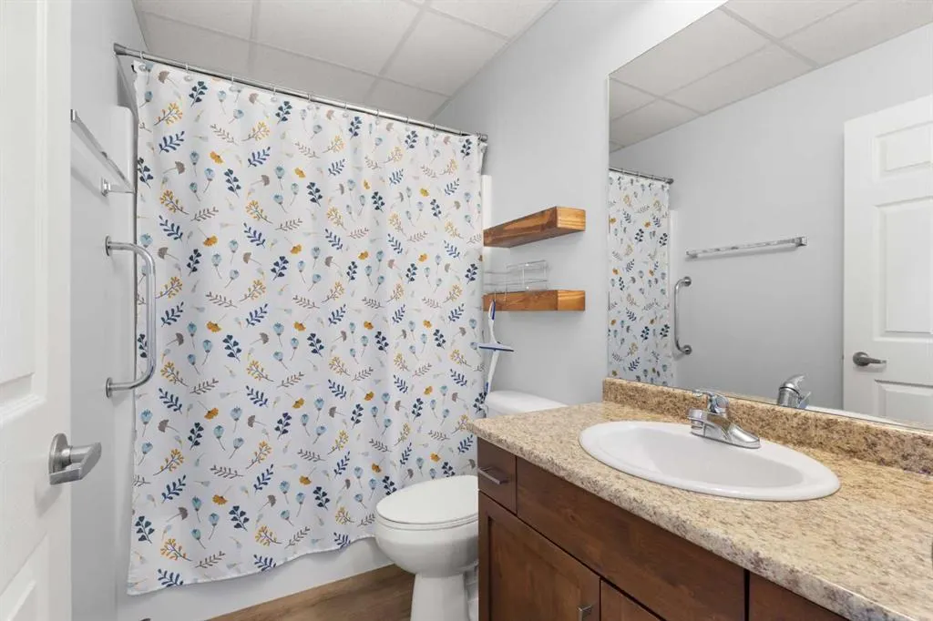 105 Main Street S #208