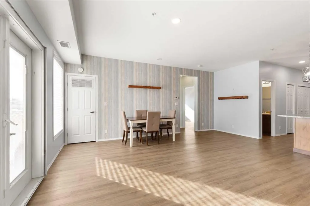 105 Main Street S #208