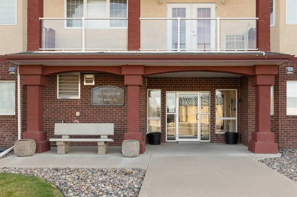 105 Main Street S #208