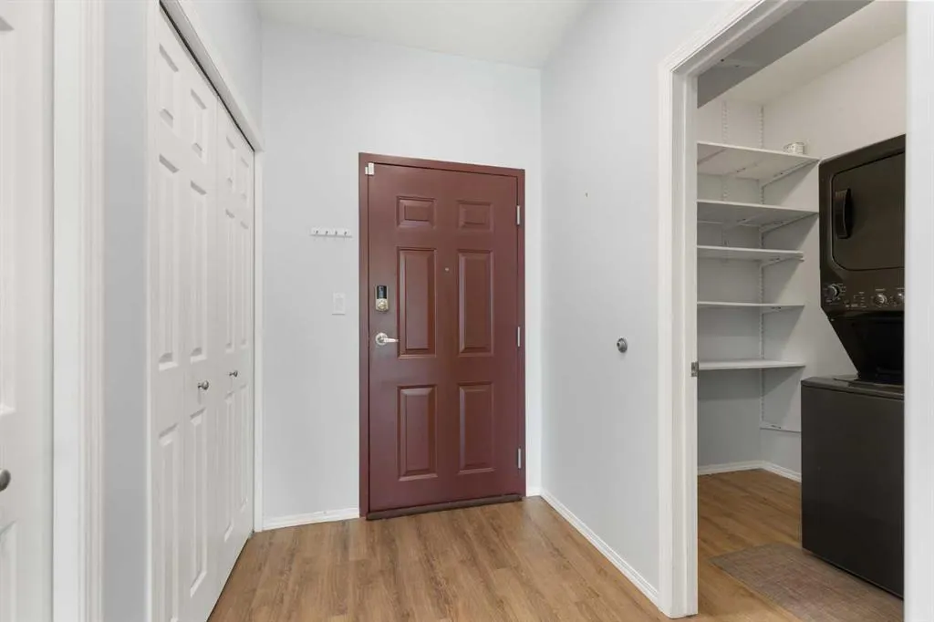 105 Main Street S #208