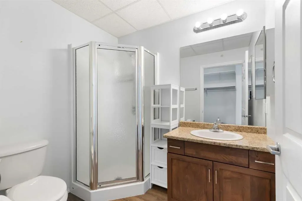 105 Main Street S #208