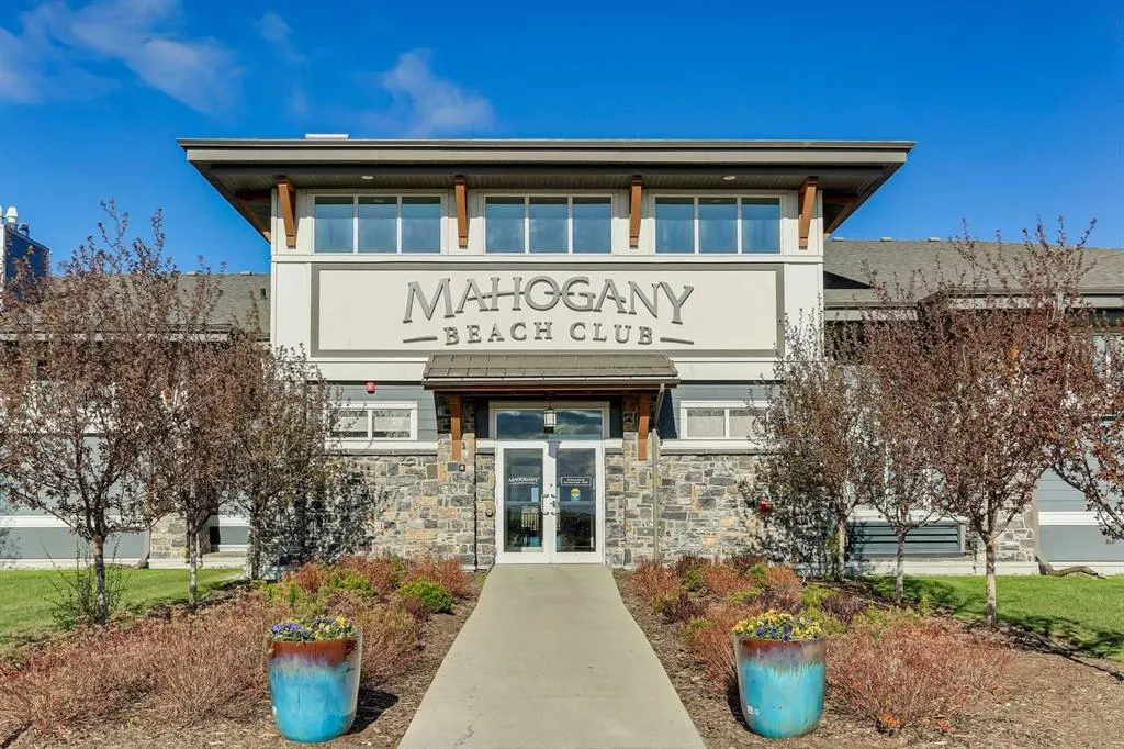 11 Mahogany Row SE #2201
