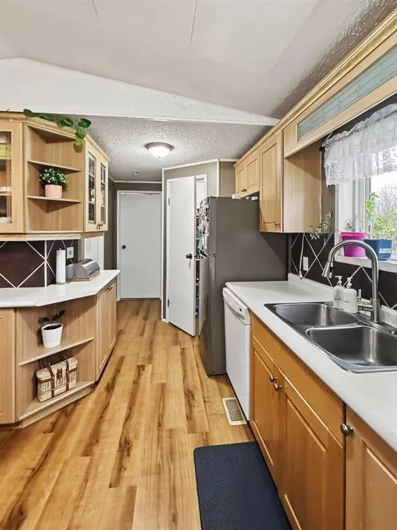 10613 101 Ave