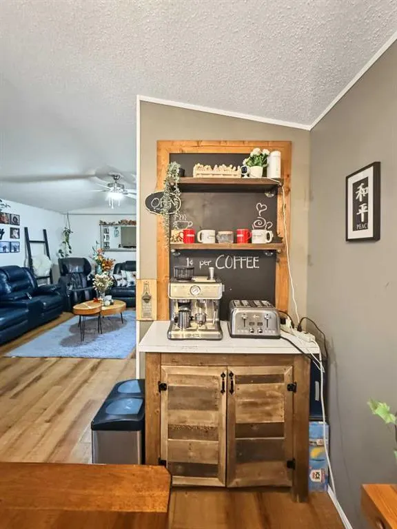 10613 101 Ave