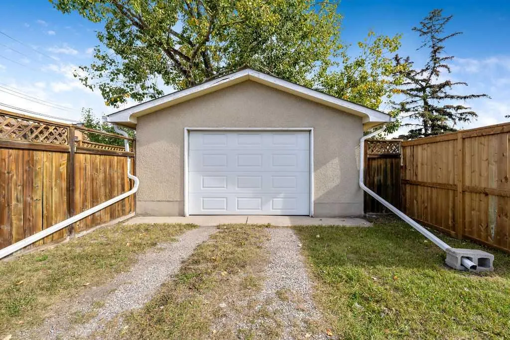 218A Allan Crescent SE