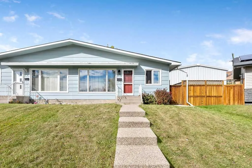 218A Allan Crescent SE