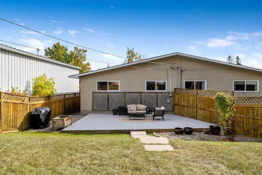 218A Allan Crescent SE