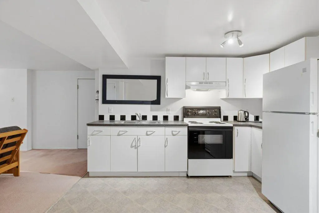 3239 Kenmare Crescent SW