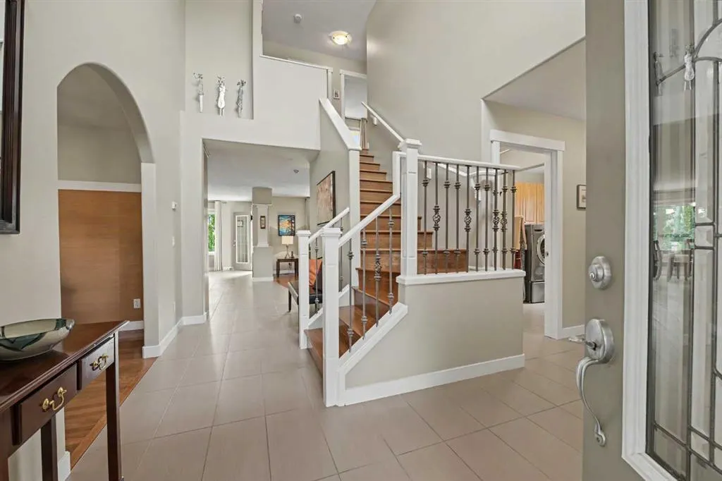 915 Coopers Drive SW