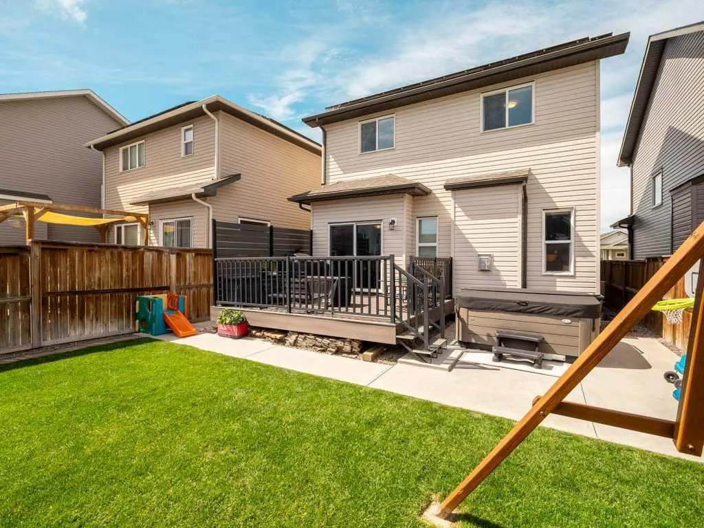 386 Moonlight Way W