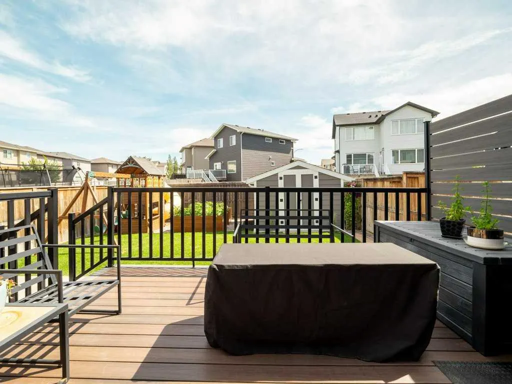 386 Moonlight Way W