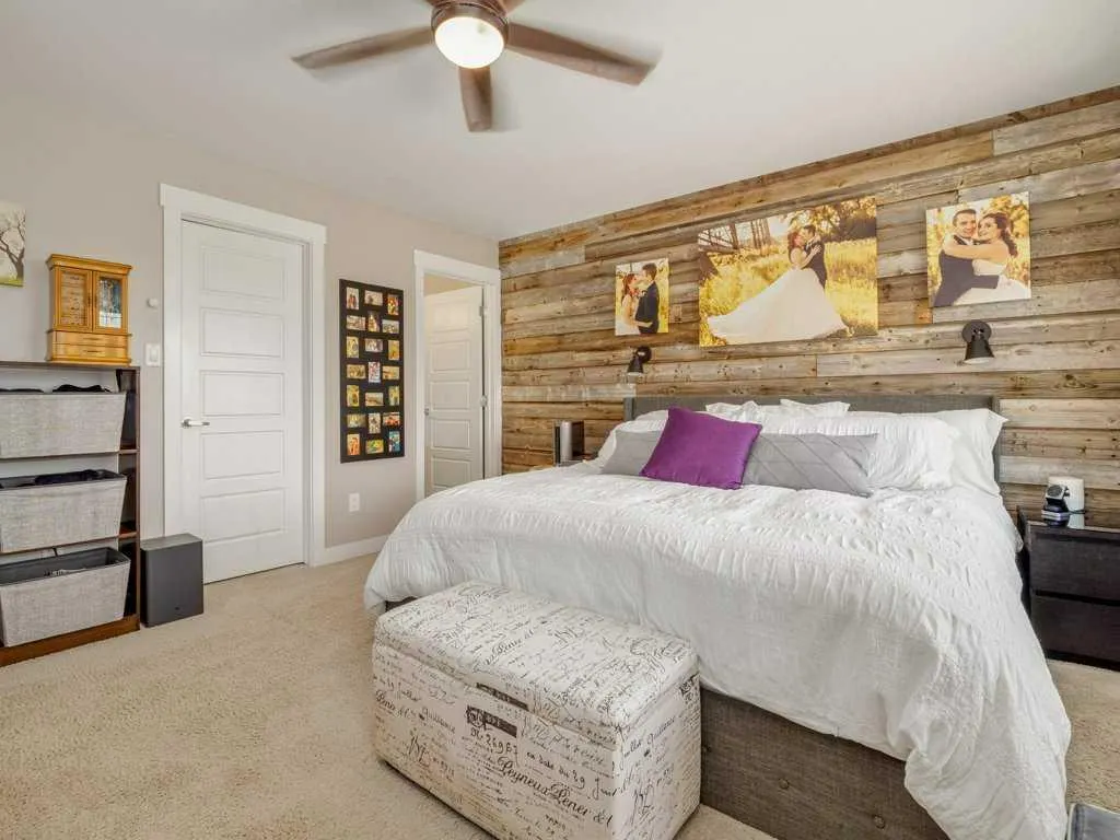 386 Moonlight Way W