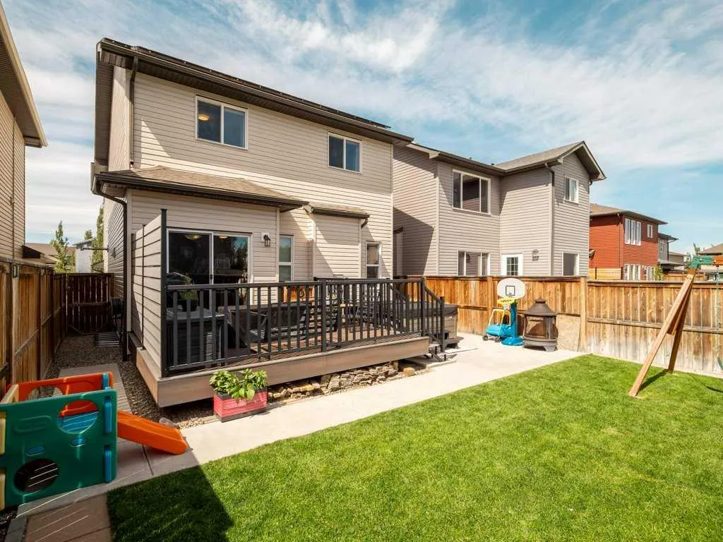 386 Moonlight Way W