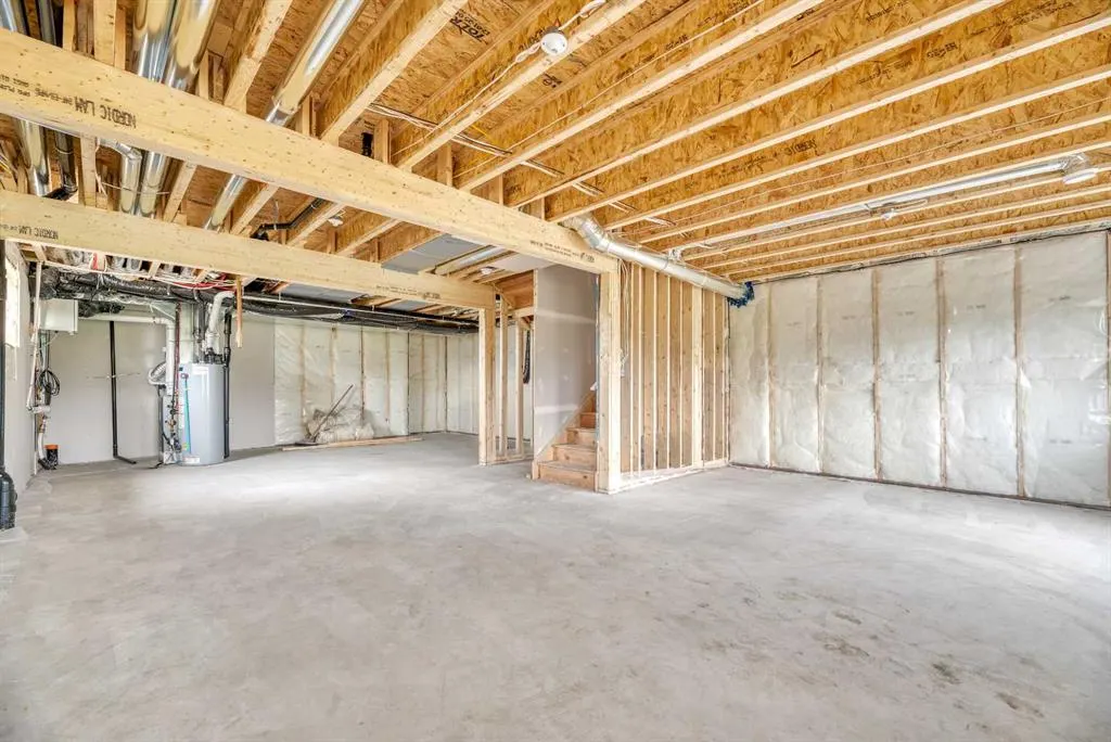 112 Lakewood Crescent
