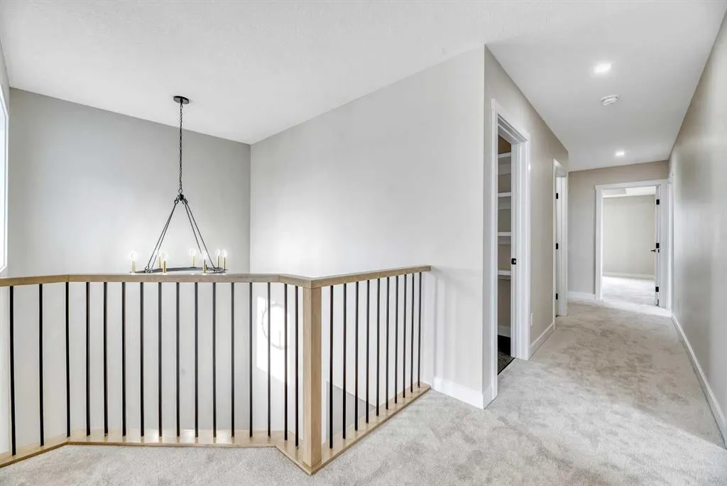 112 Lakewood Crescent