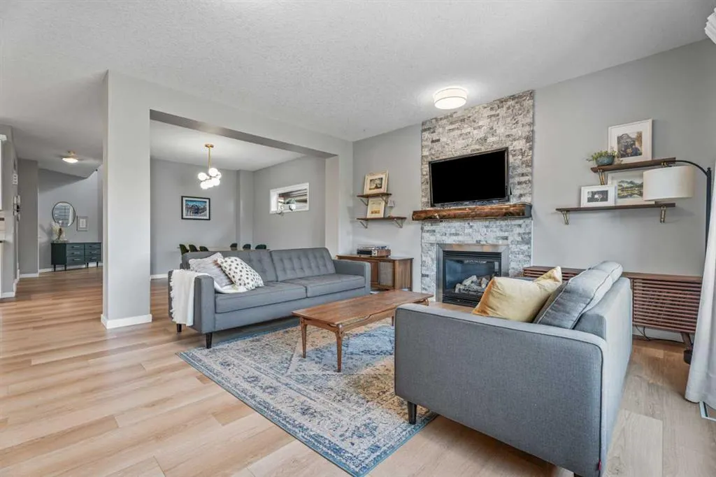 6 Storm Mountain Place