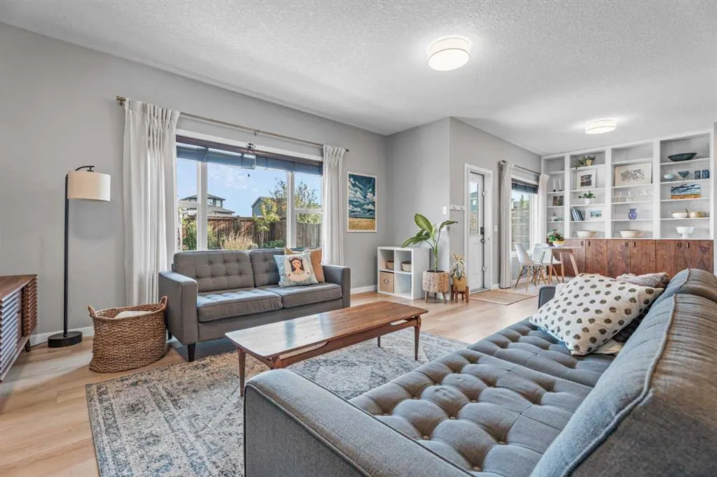 6 Storm Mountain Place