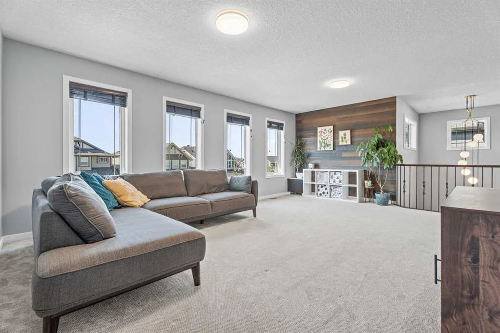 6 Storm Mountain Place