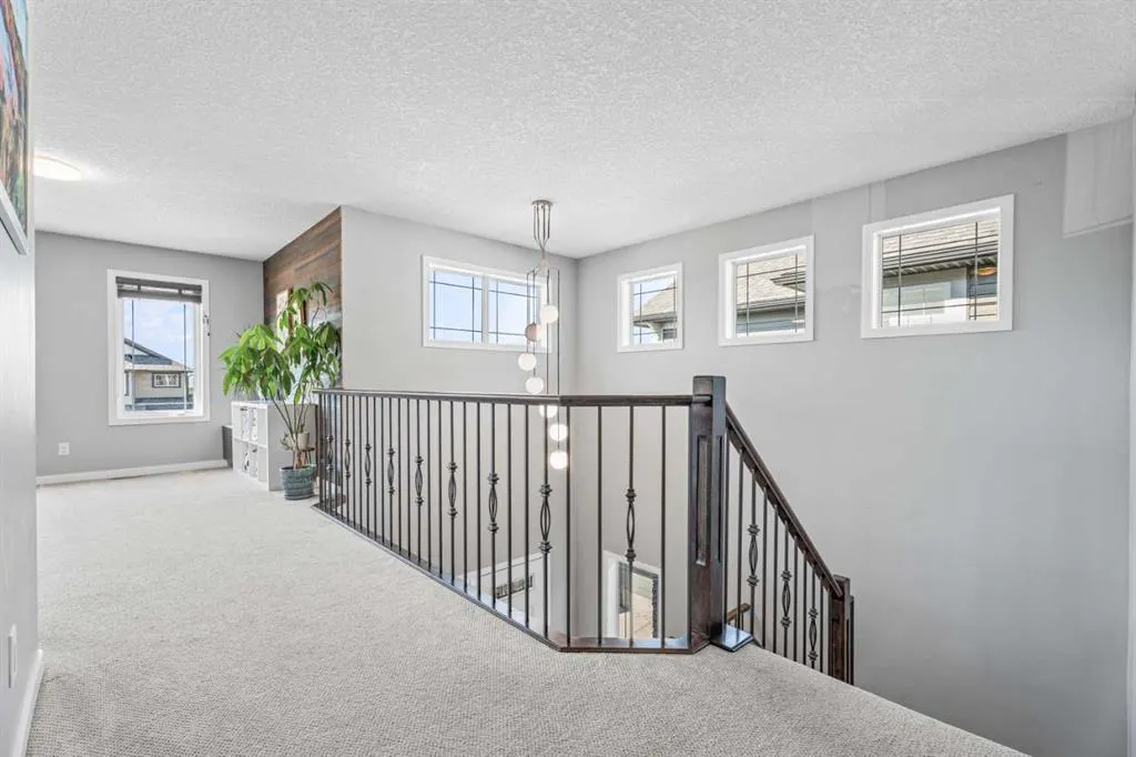 6 Storm Mountain Place