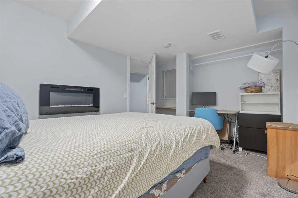6 Storm Mountain Place