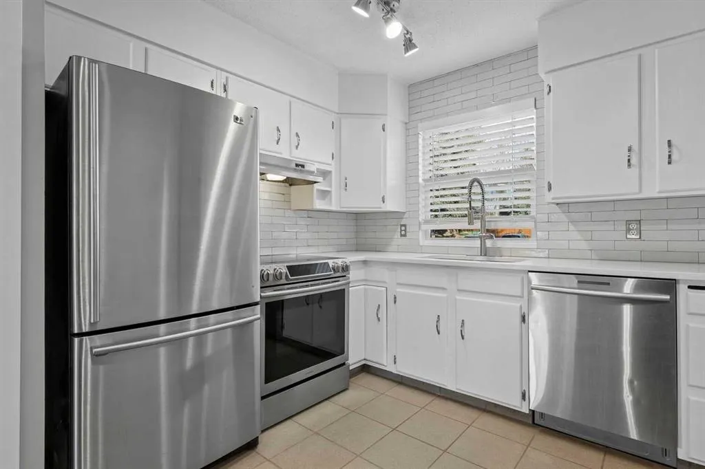 330 Canterbury Drive SW #34