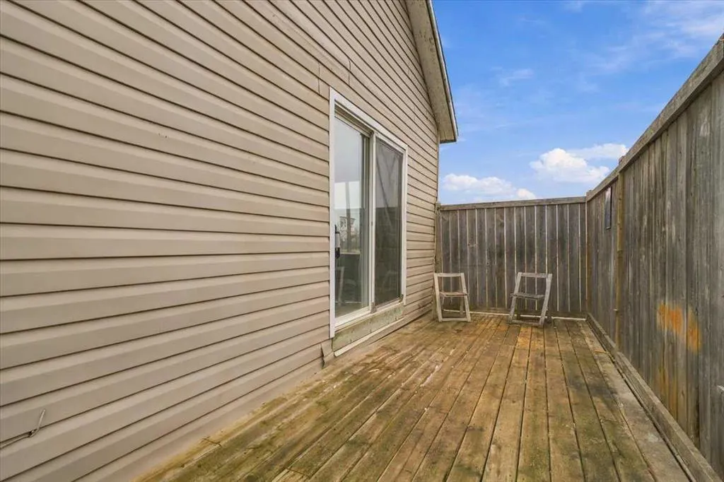 9904 101 Avenue