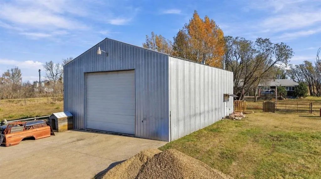 264013 Township Road 433 Township